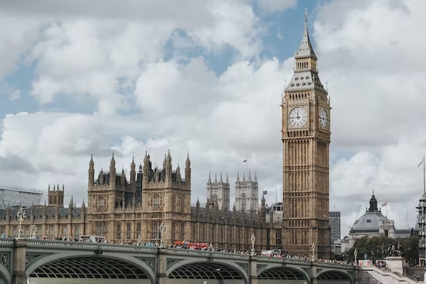 Reino Unido anuncia reformas para alinear el SCE con el objetivo de cero emisiones netas