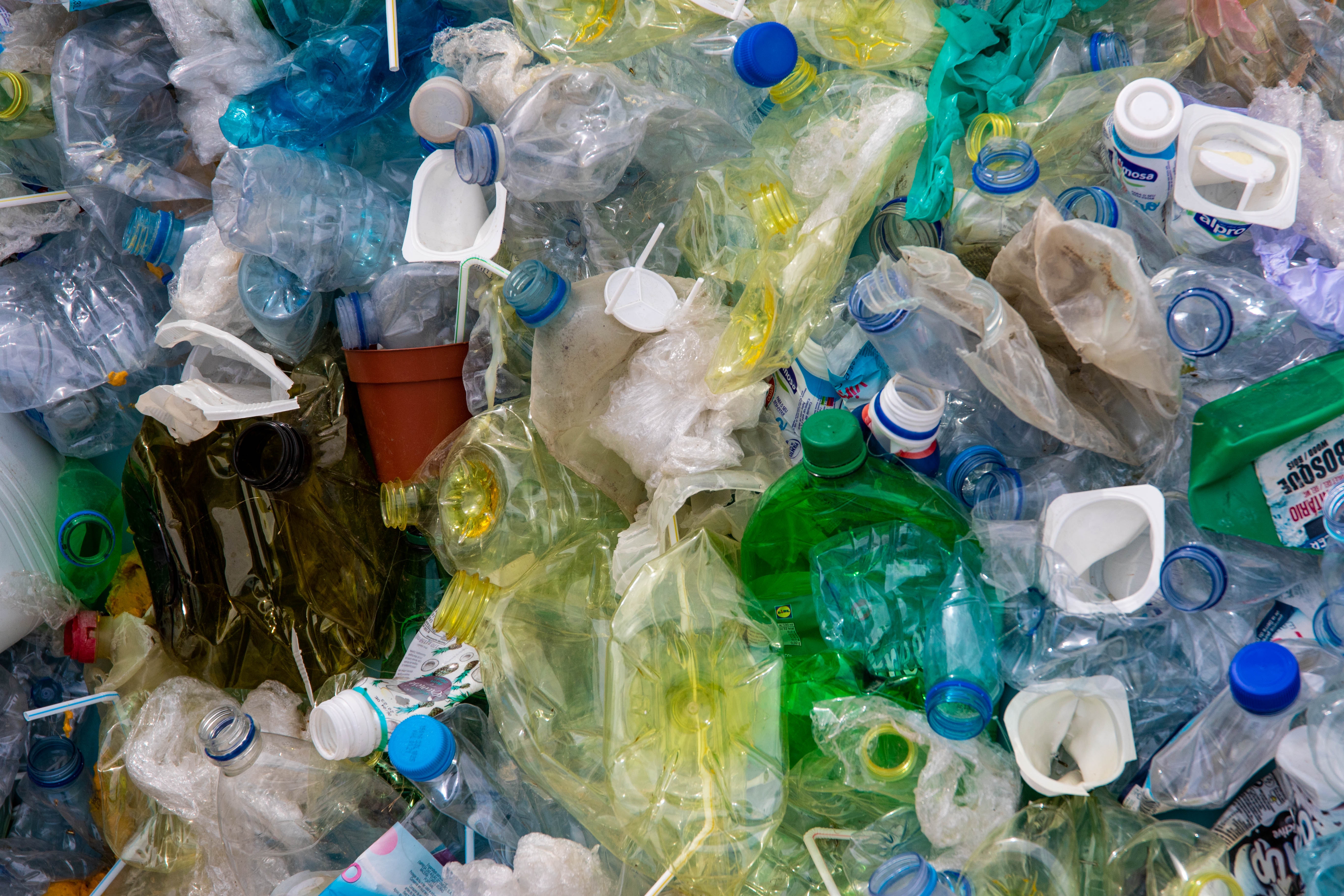 La Unión Europea busca implementar fuertes políticas para la reducción de plásticos